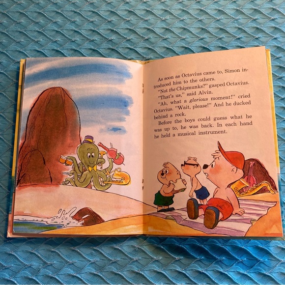 (2) Vintage Alvin & The Chipmunks Books - Picture 9 of 15